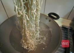 青酱拌面的做法图解2