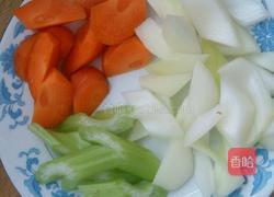 洋葱烧鸡腿。的做法图解2