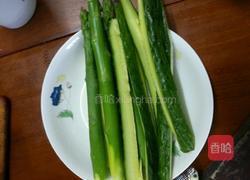 芦笋色拉蛋卷的做法图解1