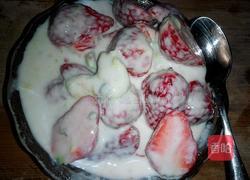 牛油果拌草莓的做法图解5