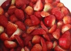 自制草莓果酱的做法图解2