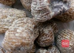 大骨煲茶树菇的做法图解3