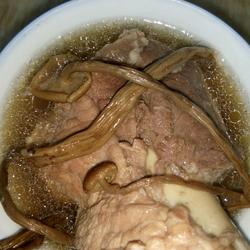 筒骨煲茶树菇的做法[图]