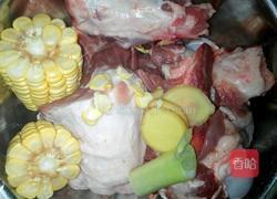 棒骨山药煲的做法图解1