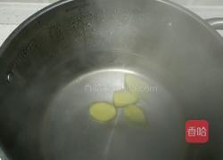 山药玉米排骨汤的做法图解1