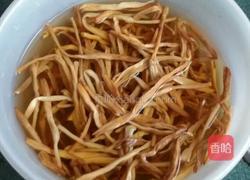 黄花菜蒸排骨的做法图解1