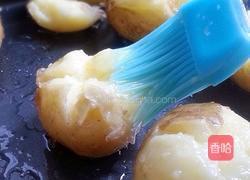 迷迭香烤土豆的做法图解2