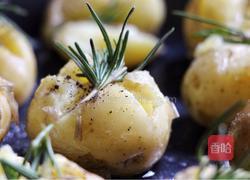 迷迭香烤土豆的做法图解3