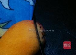 芒果切法的做法图解1