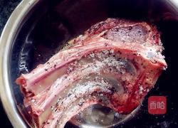 迷迭香烤小羊排的做法图解1