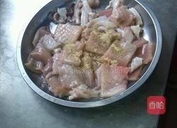 豆瓣酱爆鱿鱼的做法图解3