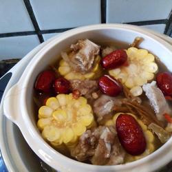 玉米排骨汤的做法[图]
