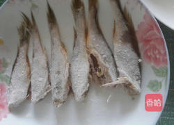 煎小黄花鱼的做法图解2