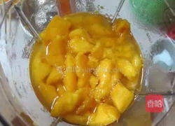 自制芒果酱的做法图解2