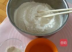 发面的步骤的做法图解1
