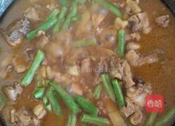 鸡腿焖面的做法图解2