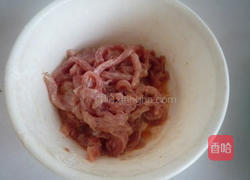 黄花菜木耳炒肉的做法图解2