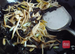 黄花菜木耳炒肉的做法图解8