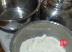 凉皮洗面的过程的做法图解1