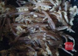 鸡蛋咸菜炒香椿的做法图解4