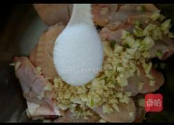 蒜香蚝油烤鸡翅。的做法图解3