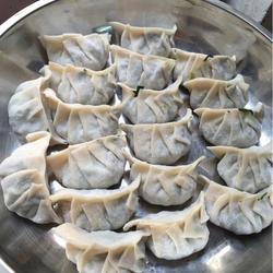 菠菜鲜菇猪肉饺的做法[图]