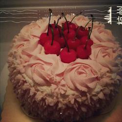 粉玫瑰红樱桃奶油蛋糕的做法[图]
