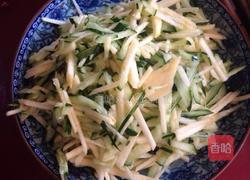 苹果拌黄瓜的做法图解1