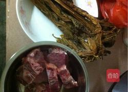 菜干骨头汤的做法图解1