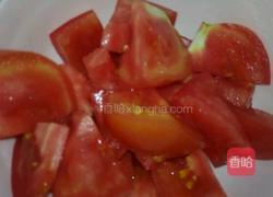 西红柿炒土豆的做法图解1