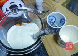 芒果酸奶雪糕的做法图解2