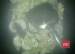 西葫芦炒鸡蛋的做法图解5