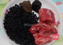 生地熟地黑豆汤的做法图解1