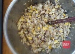 香菇，韭菜烙荷叶饼。的做法图解3