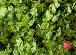 榆树钱蛋花汤的做法图解1