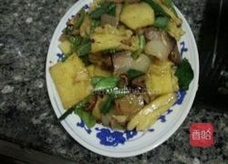 腊肉炒洋芋粉粑粑的做法图解6