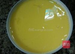 腊肉炒洋芋粉粑粑的做法图解3