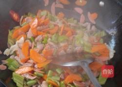 炒黄果（炒年糕）的做法图解2