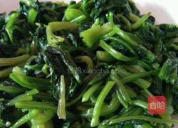 芝麻酱拌菠菜花生的做法图解2