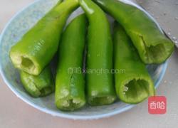 香菇肉酿尖椒的做法图解1