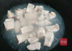 五花肉炆土豆的做法图解1