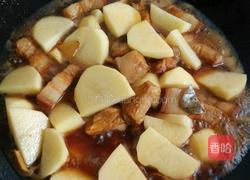 五花肉炆土豆的做法图解7