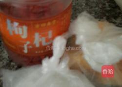 枸杞红枣银耳汤的做法图解1