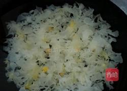 枸杞红枣银耳汤的做法图解3