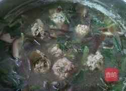 香菇海带小白菜丸子汤的做法图解5