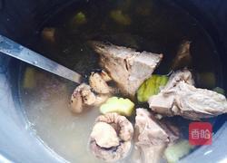 苦瓜眉豆香菇汤的做法图解2