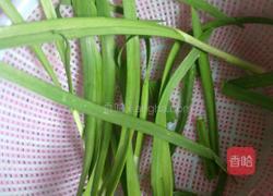 猪肉韭菜饺的做法图解1