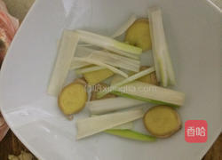 剁椒鱼头的做法图解1