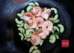 清炒虾球。的做法图解5