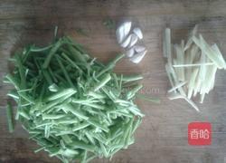 空心菜梗炒肉丝的做法图解1